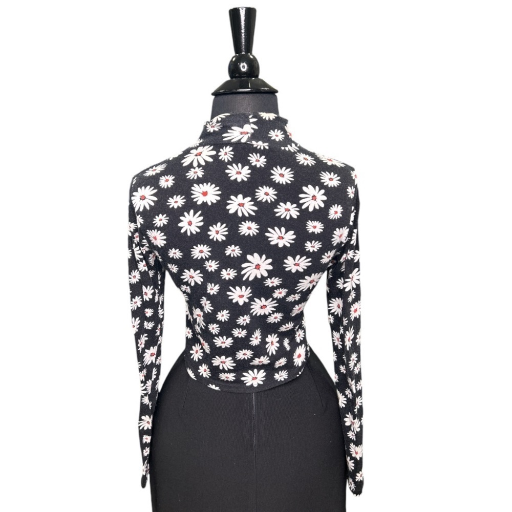 Mind Code Flower Crop Top - Picture 2 of 10